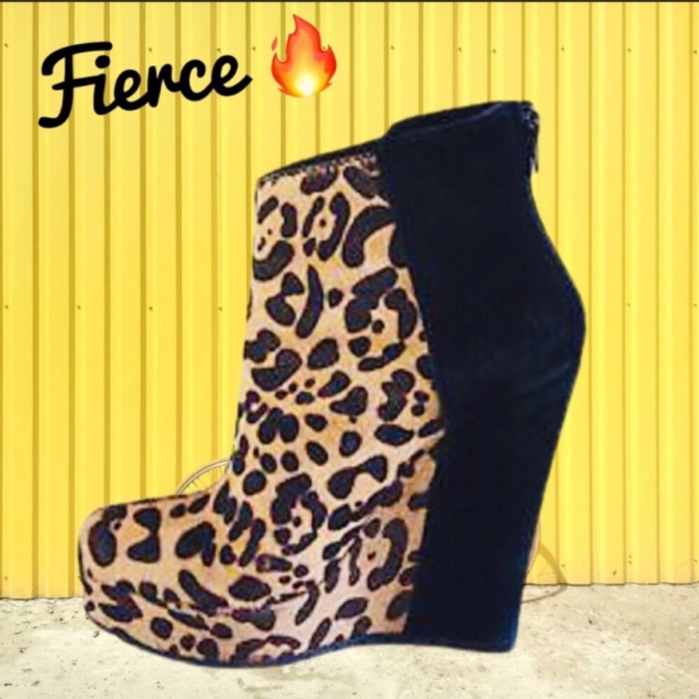 Kelsi Dagger Leopard Wedge Shoe Boots Size 6 1/2
